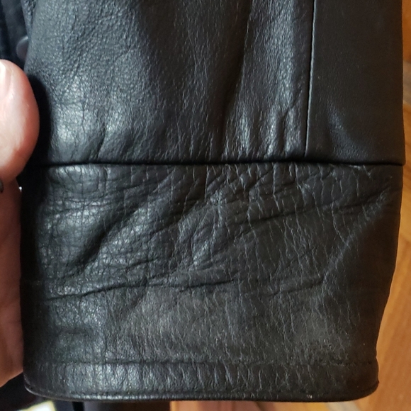 Leather jacket - Picture 3 of 4